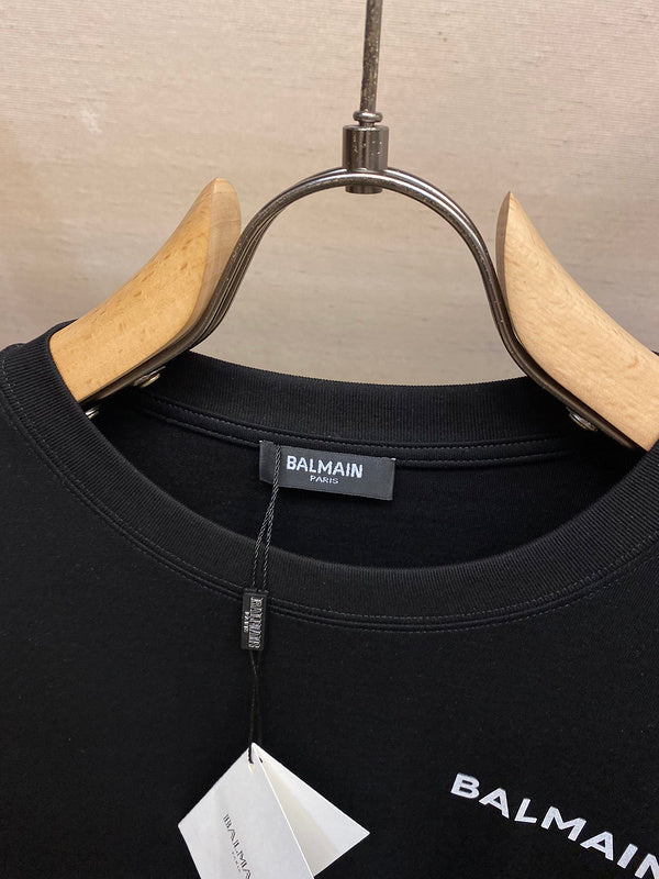 Three-quarter angle view of Balmain luxury piece style No.031