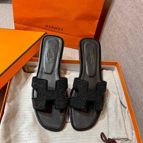 Hermès Grey Platform Sandals - Sole Detail View