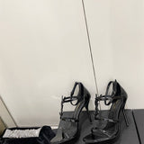 Three-quarter angle view of Saint Laurent luxury piece style No.089