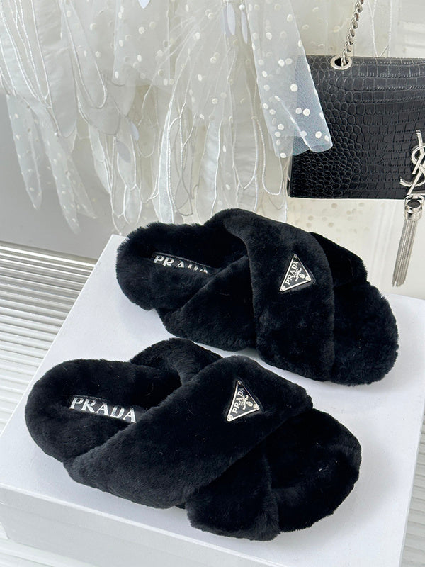 Styling view of Prada luxury piece style No.134