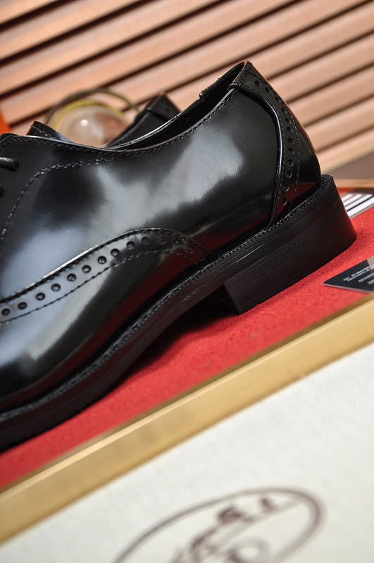 Hermes shoes Style 062 - top view showing design