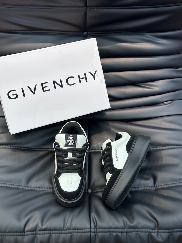 Givenchy shoes Style 184 - logo and branding close-up