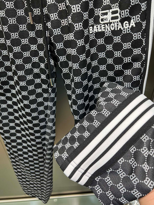 Three-quarter angle view of Balenciaga luxury piece style No.066