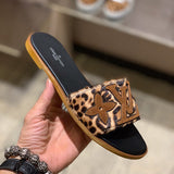 Front view of Louis Vuitton luxury piece style No.021