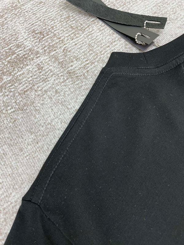Front view of Amiri luxury piece style No.186