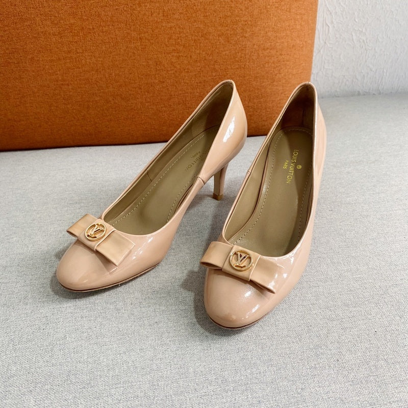 Louis Vuitton shoes Style 186 - top view showing design