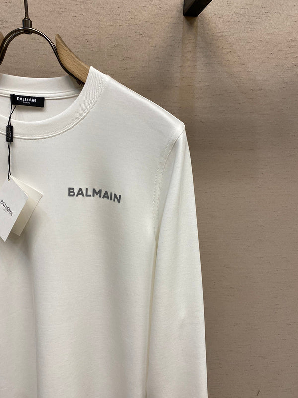 Full silhouette view of Balmain luxury piece style No.041