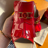 Front view of Louis Vuitton luxury piece style No.009