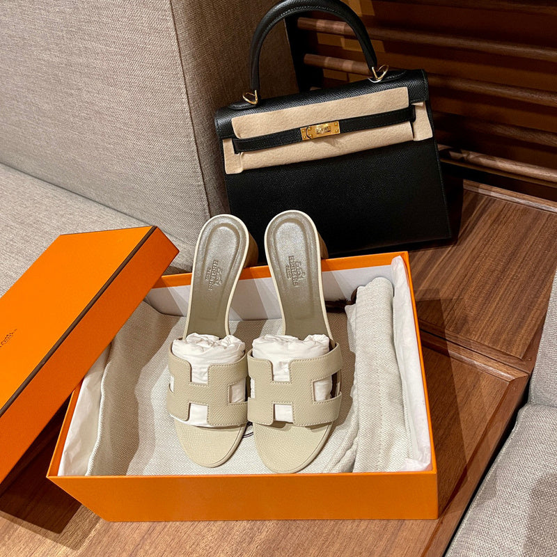 Hermès Tan Crisscross Strap Sandals - Heel Detail View