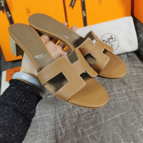 Hermes sandals Style 005 - texture and material detail