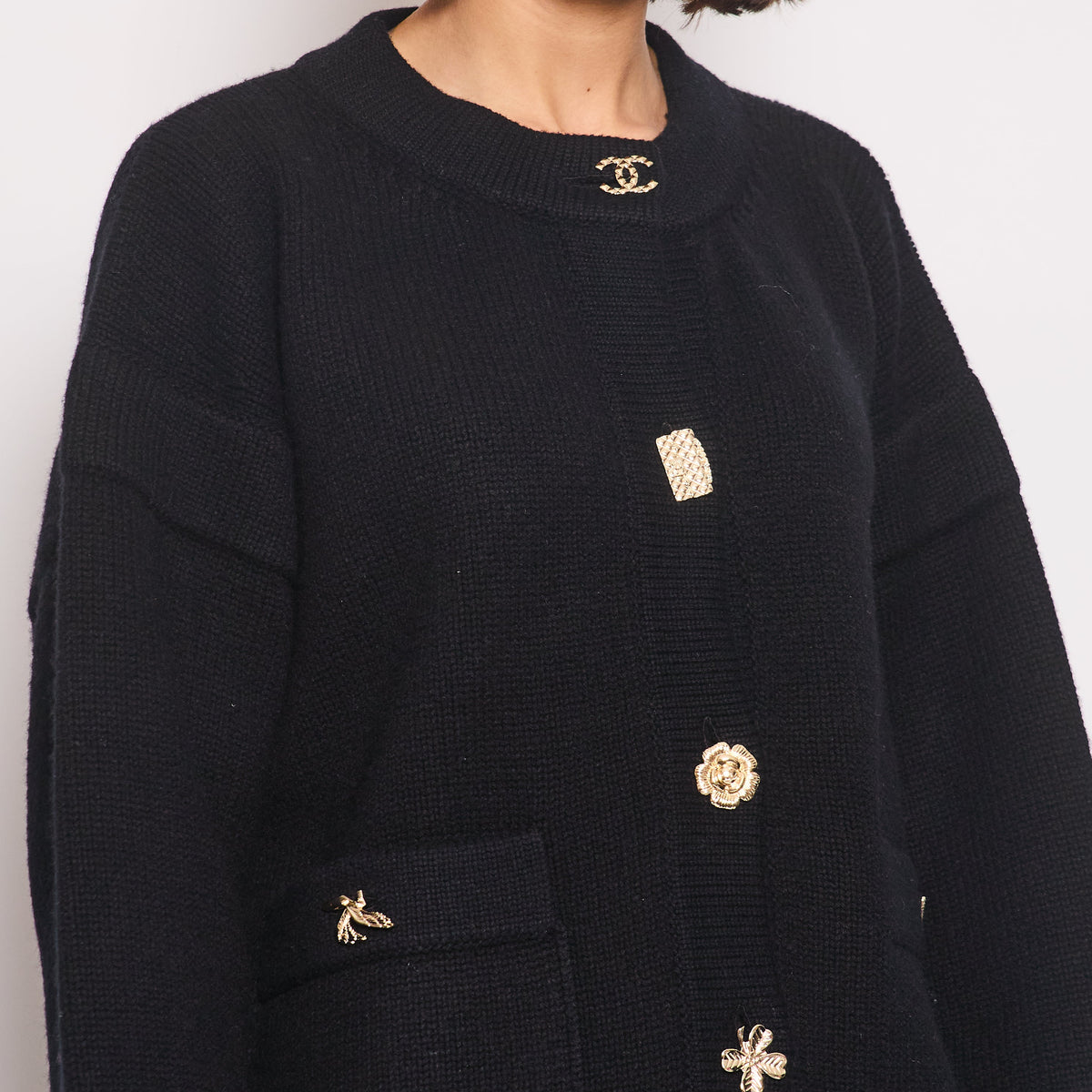 Chanel Sweaters? Chanel 22B Black Cashmere Knit Long Sleeve igan with Gold Charm Buttons Size FR 38 (UK 10) RRP ¬£4350 Luxury Designer Knit Sweater