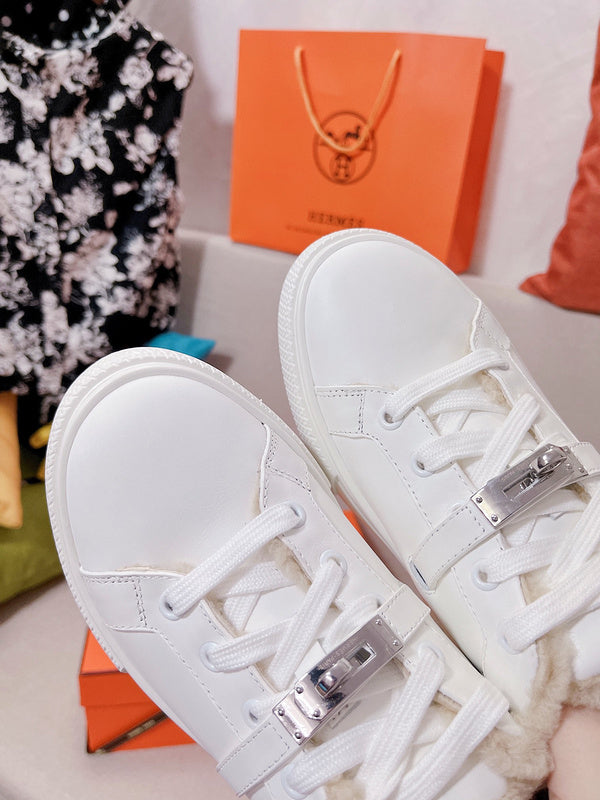 Hermes shoes Style 256 - top view showing design