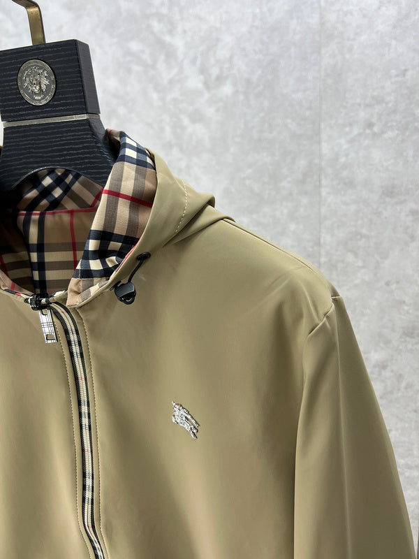 Full silhouette view of Burberry luxury piece style No.353