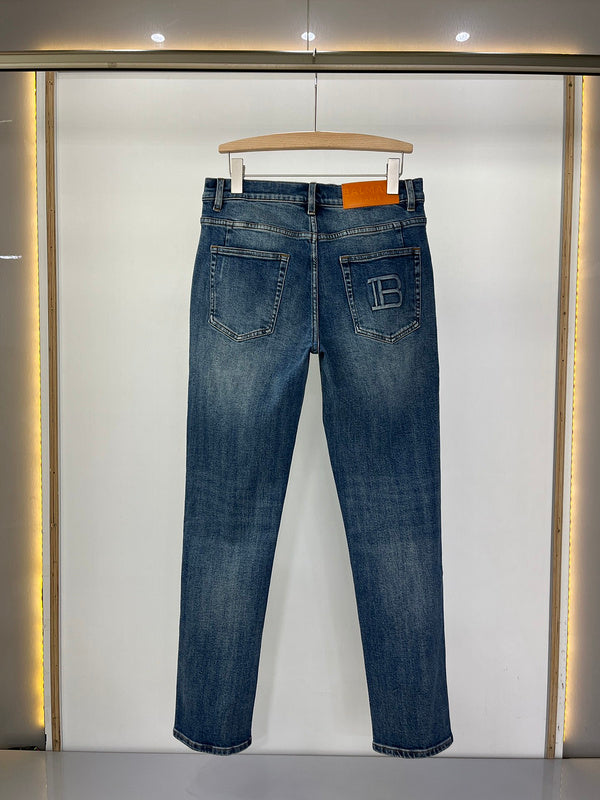 Styling view of Balmain luxury piece style No.101