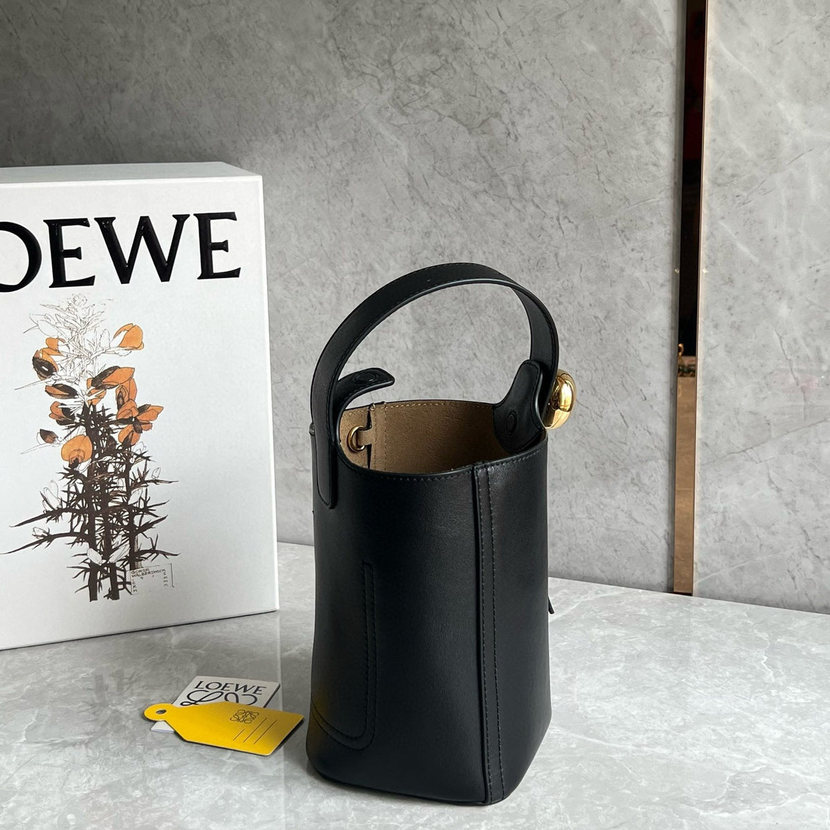 Bags- Loew Mini Pebble Bucket Bag Elegant Everyday Designer Handbag