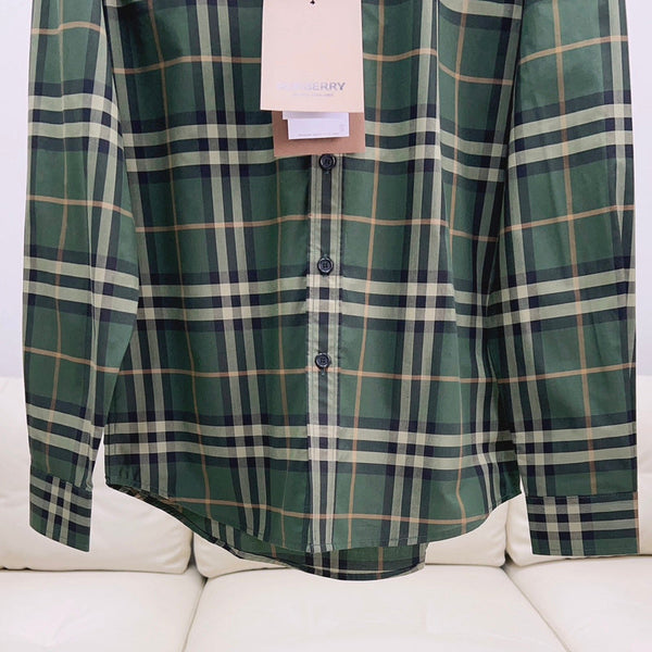 Three-quarter angle view of Burberry luxury piece style No.061