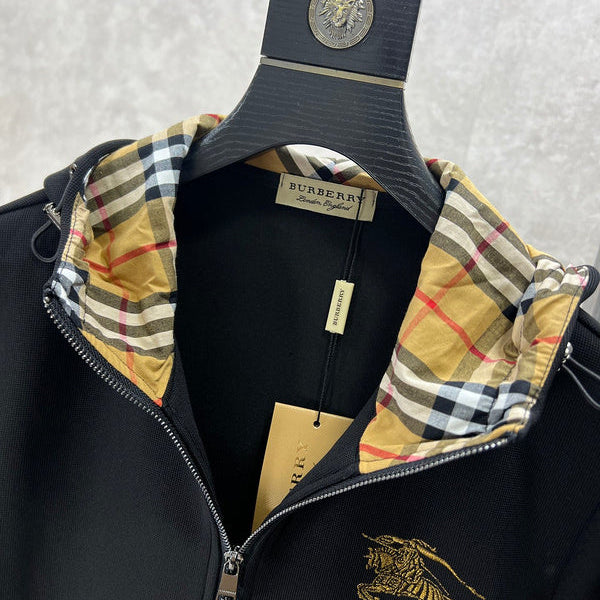 Back view of Burberry luxury piece style No.547