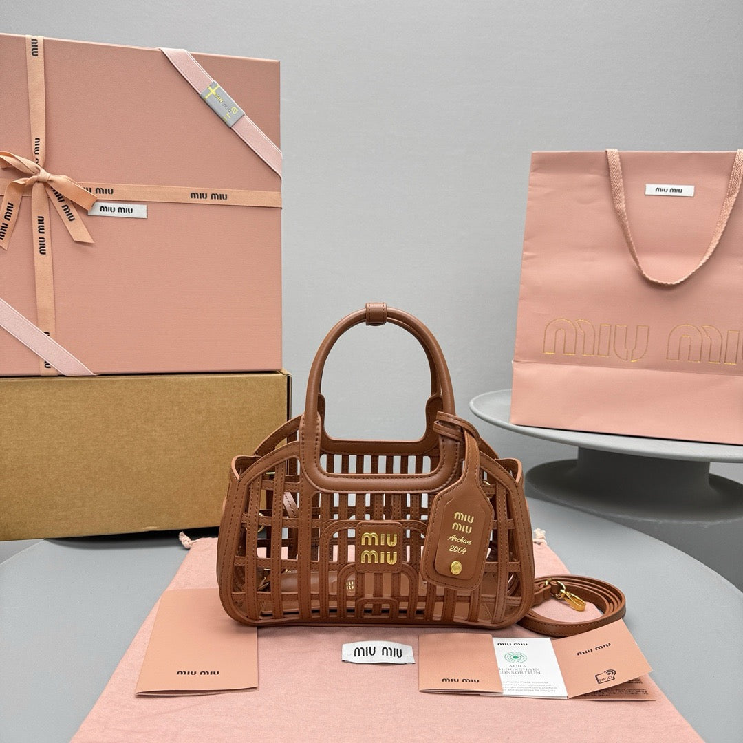 Bags- Miu M Leather Basket Bag Luxury Designer Leather Handbag