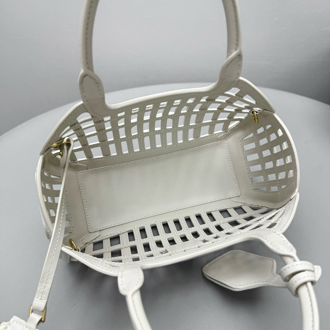 Bags- Miu M Leather Basket Bag Elegant Everyday Designer Handbag