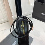 Styling view of Saint Laurent luxury piece style No.093