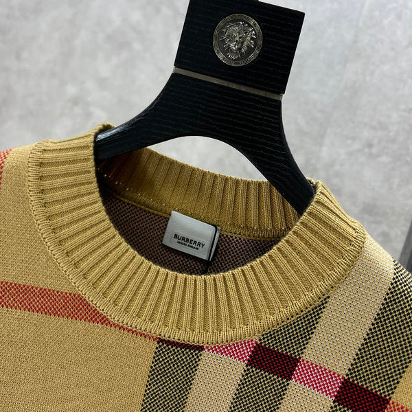 Back view of Burberry luxury piece style No.330