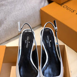 Three-quarter angle view of Louis Vuitton luxury piece style No.125