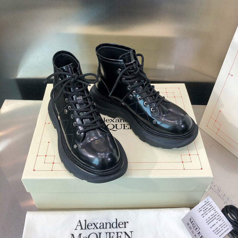 Alexander McQueen shoes Style 286 - close-up of bold signature style