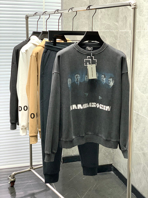 Side profile view of Balenciaga luxury piece style No.539