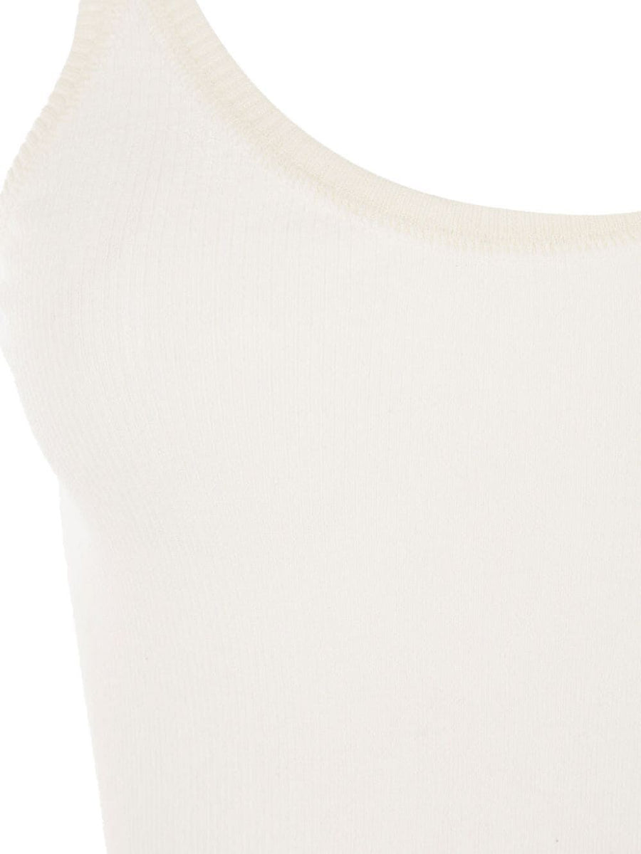 Close-up of Bottega Veneta tee shirts hardware and fine stitching
