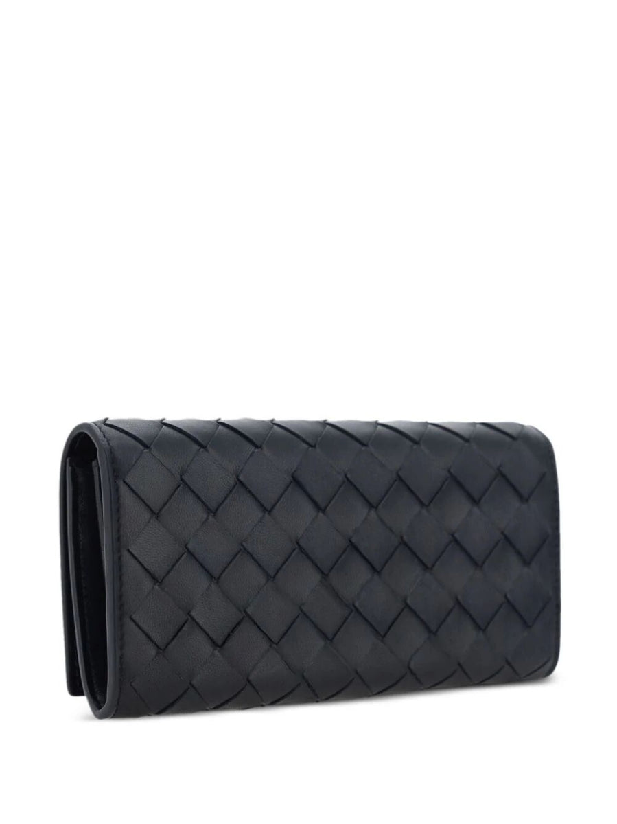 Close-up of Bottega Veneta wallets hardware and fine stitching
