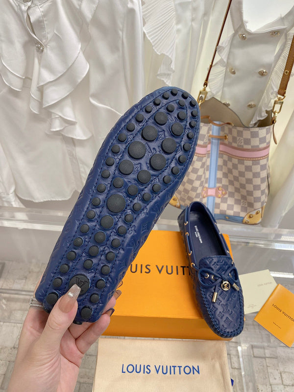 Louis Vuitton shoes Style 335 - top view showing design