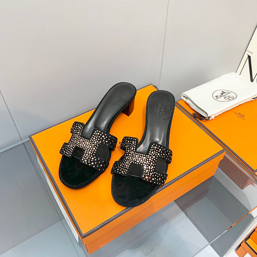 Hermes sandals Style 185 - texture and material detail