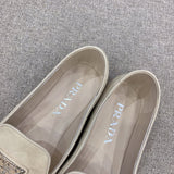 Full silhouette view of Prada luxury piece style No.122