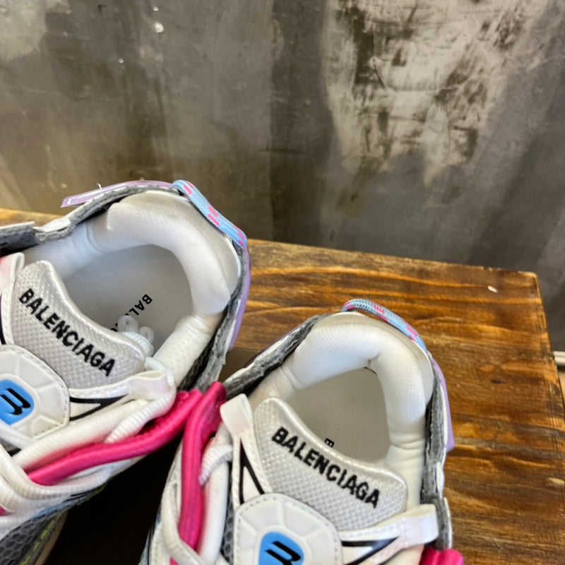 Balenciaga shoes Style 047 - logo and branding close-up