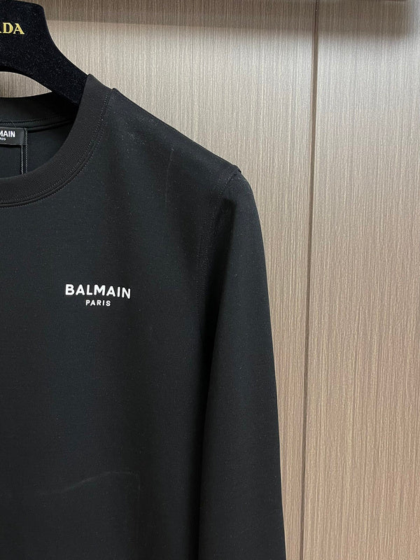 Three-quarter angle view of Balmain luxury piece style No.046