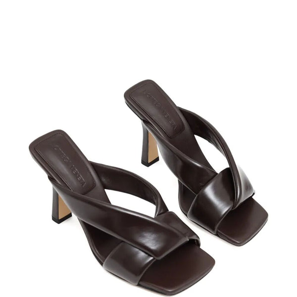 Bottega Veneta clothing side profile designer luxury fashion