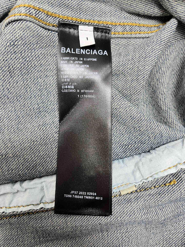 Side profile view of Balenciaga luxury piece style No.106