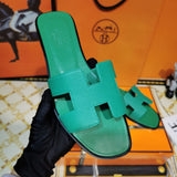 Hermes sandals Style 057 - sole and craftsmanship detail
