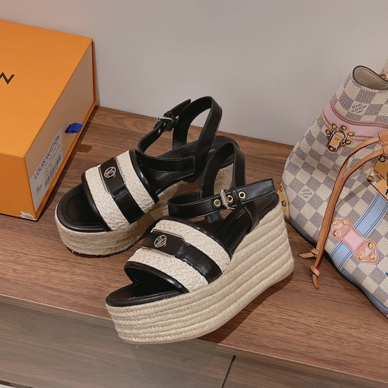 Louis Vuitton shoes Style 356 - true-to-life color detail
