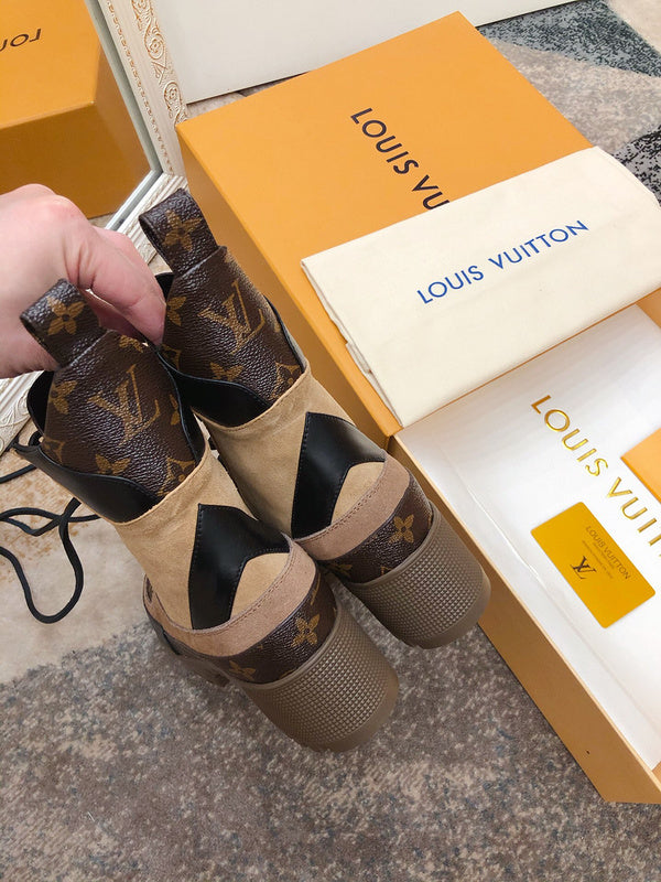 Side profile view of Louis Vuitton luxury piece style No.175