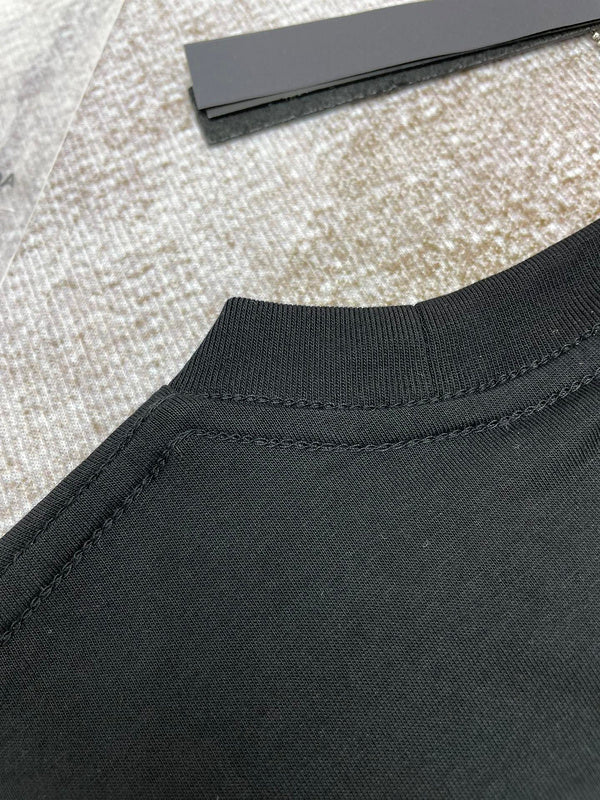 Texture and finish detail of Amiri luxury piece style No.040