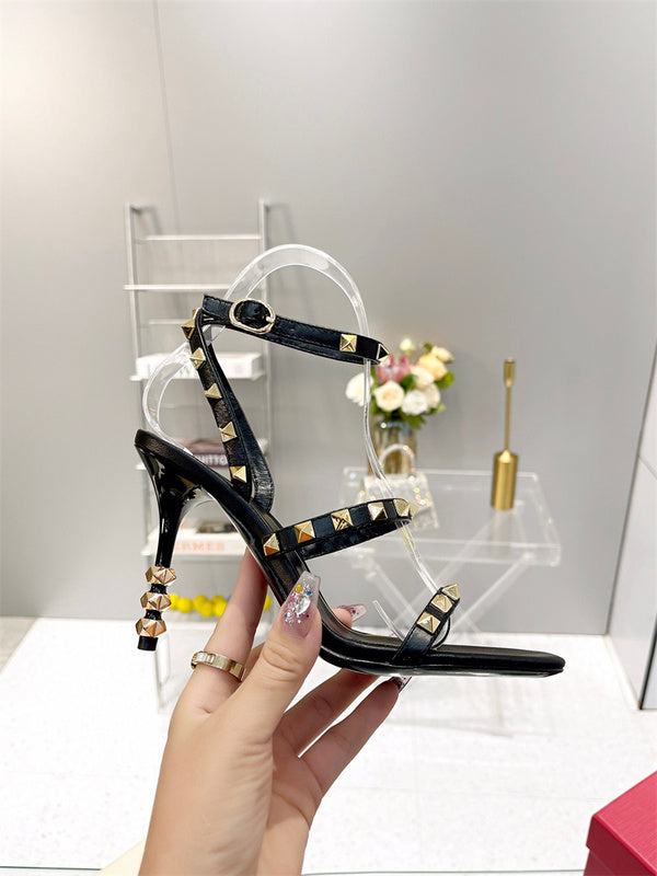 Side profile view of Valentino Garavani luxury piece style No.189