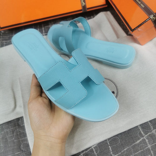 Hermes sandals Style 028 - texture and material detail