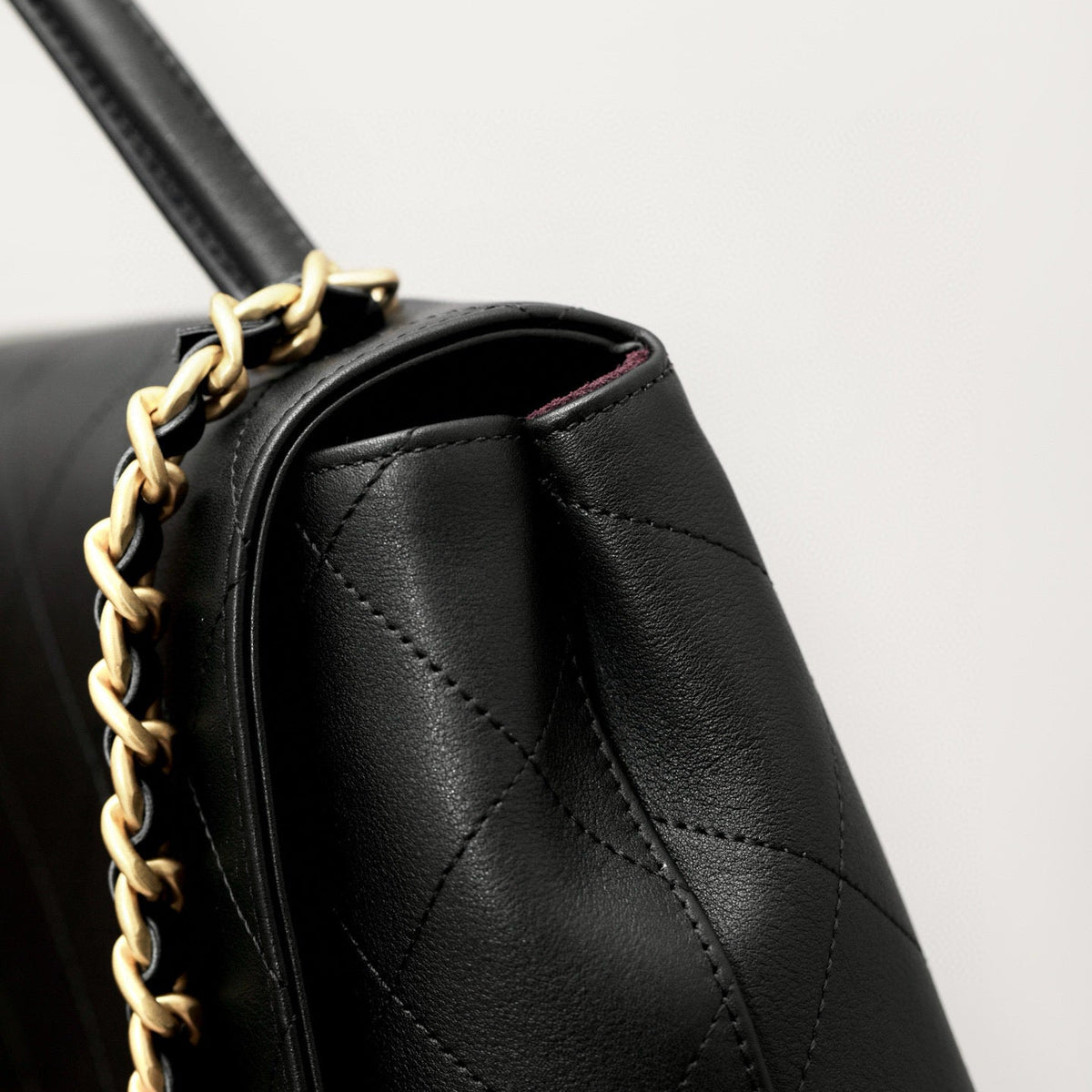 Front view of Chanel 25S Medium Bag premium bag