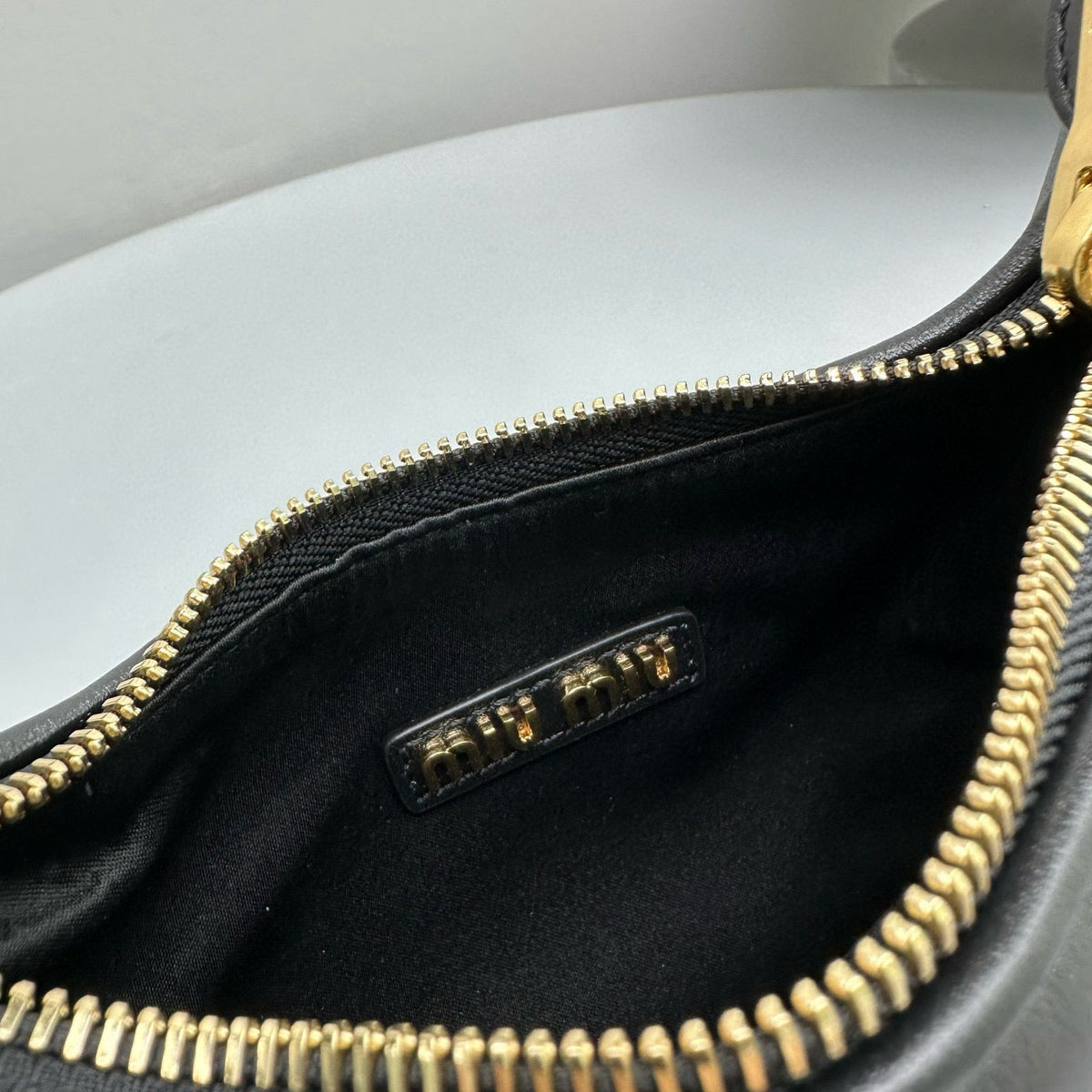 Bags- Miu M Leather Hobo Bag Elegant Everyday Designer Handbag