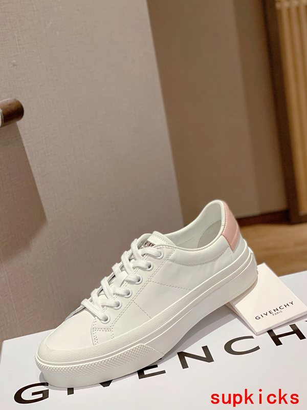 Givenchy shoes Style 014 - packaging and accessories
