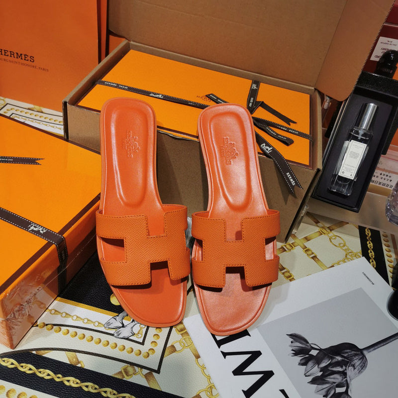 Hermes sandals Style 040 - top view showing design