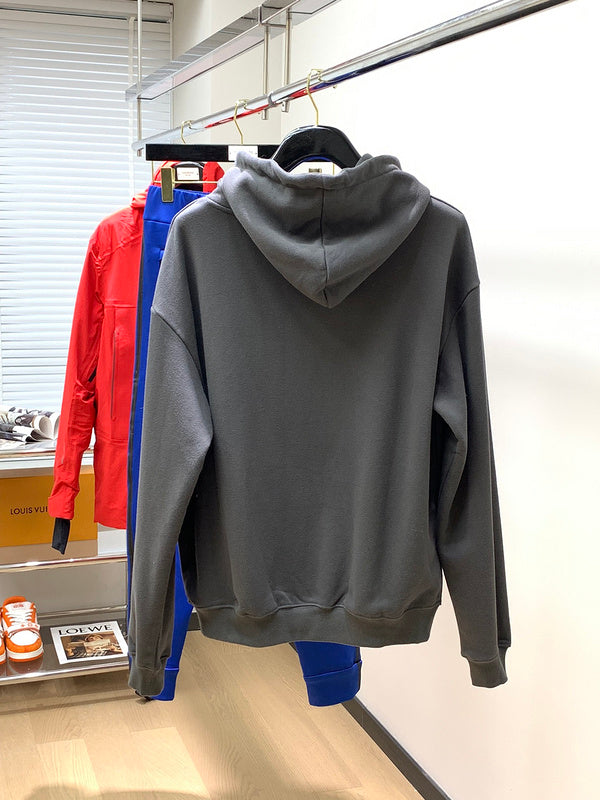 Side profile view of Balenciaga luxury piece style No.525