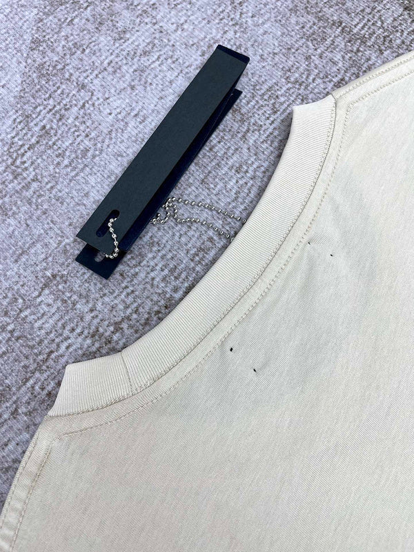 Front view of Amiri luxury piece style No.036