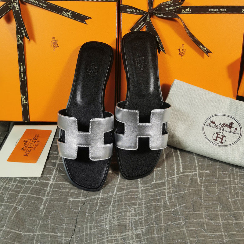 Hermes sandals Style 035 - sole and craftsmanship detail